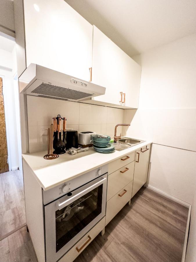 Apartment Fuer 3 Gaeste Mit Kostenlosen Parkplaetzen Und Lift Hannover Buitenkant foto
