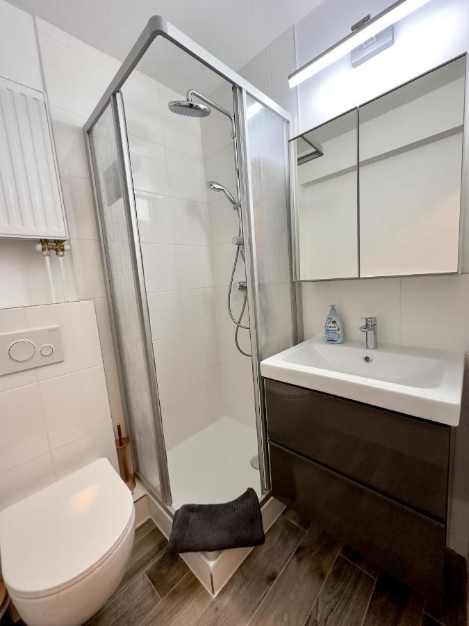 Apartment Fuer 3 Gaeste Mit Kostenlosen Parkplaetzen Und Lift Hannover Buitenkant foto